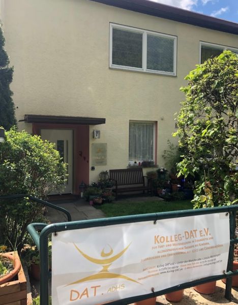 Datei:Kolleg Dat Sitz.jpg